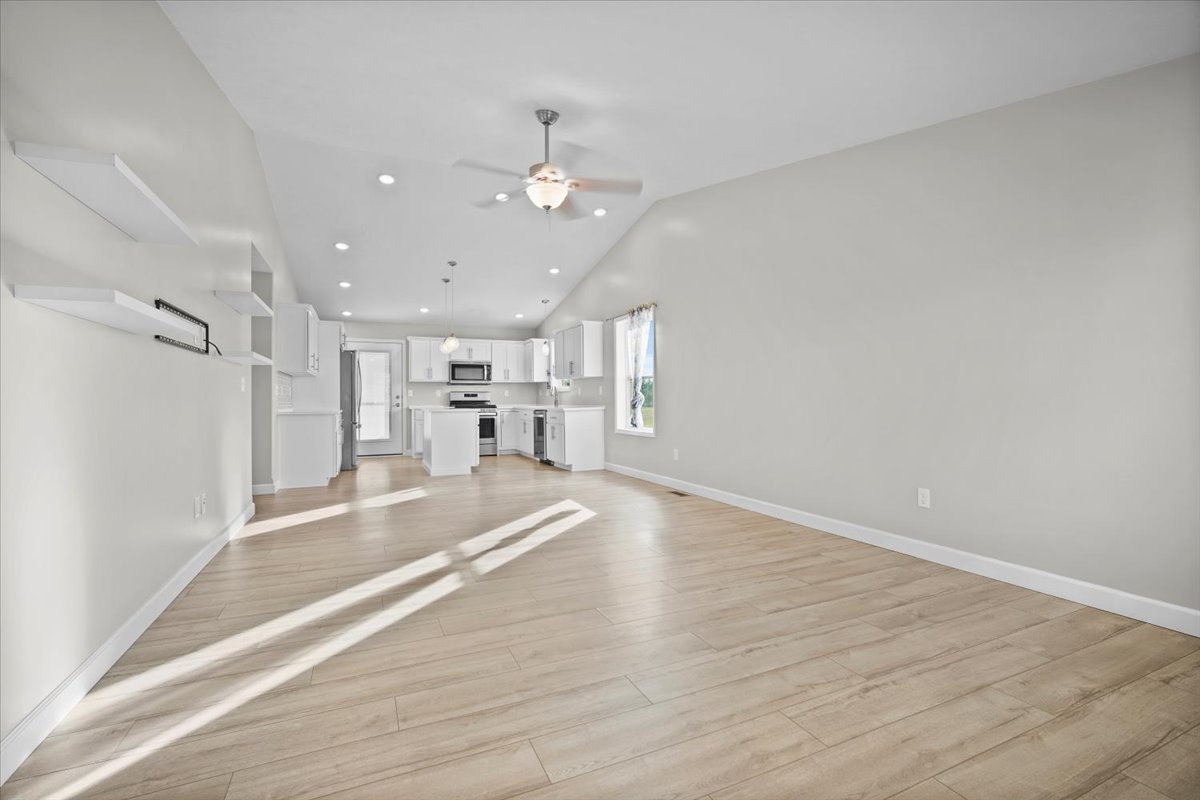 52 Winding Way, Bloomington, IL 61705