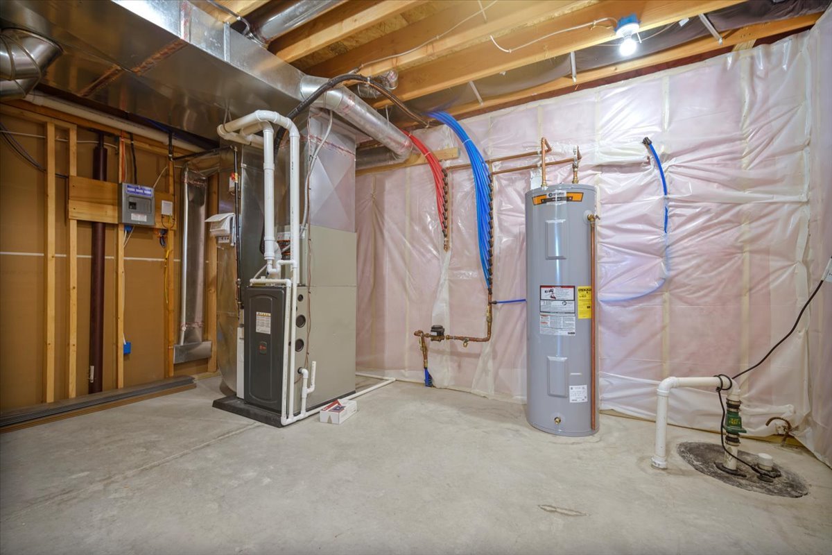 52 Winding Way, Bloomington, IL 61705