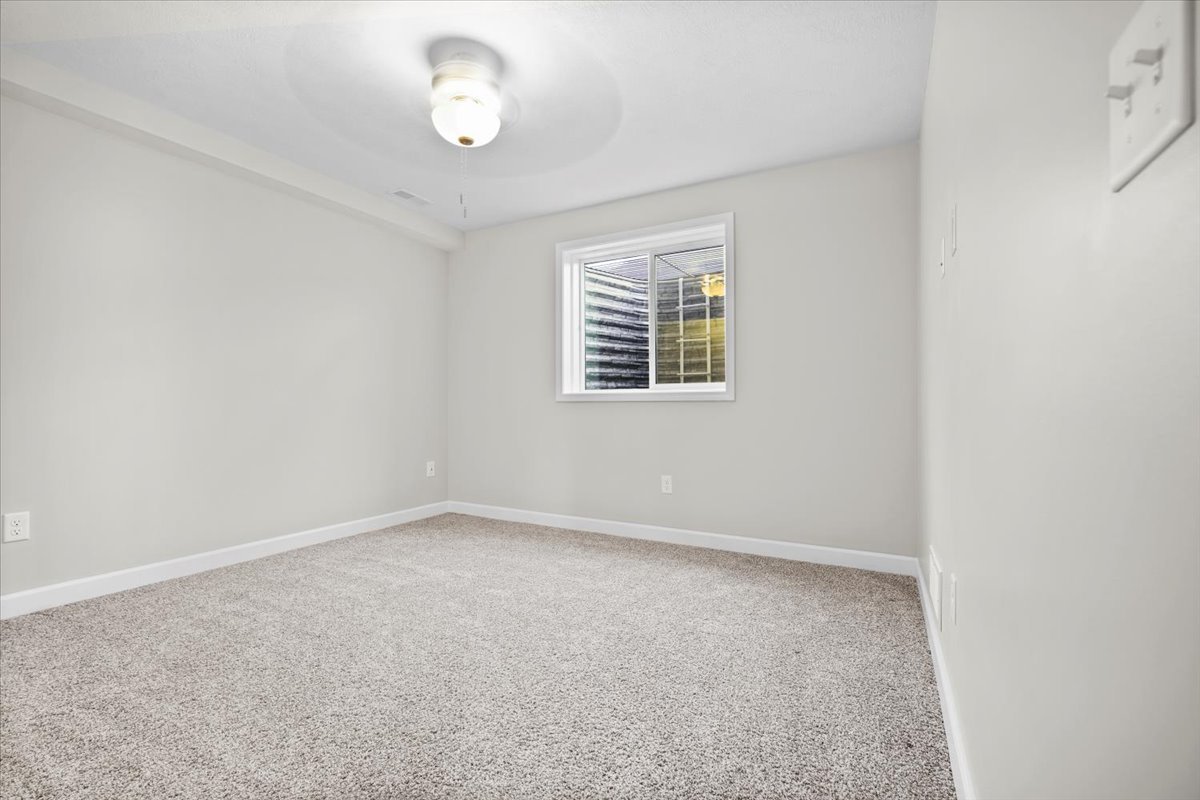 52 Winding Way, Bloomington, IL 61705