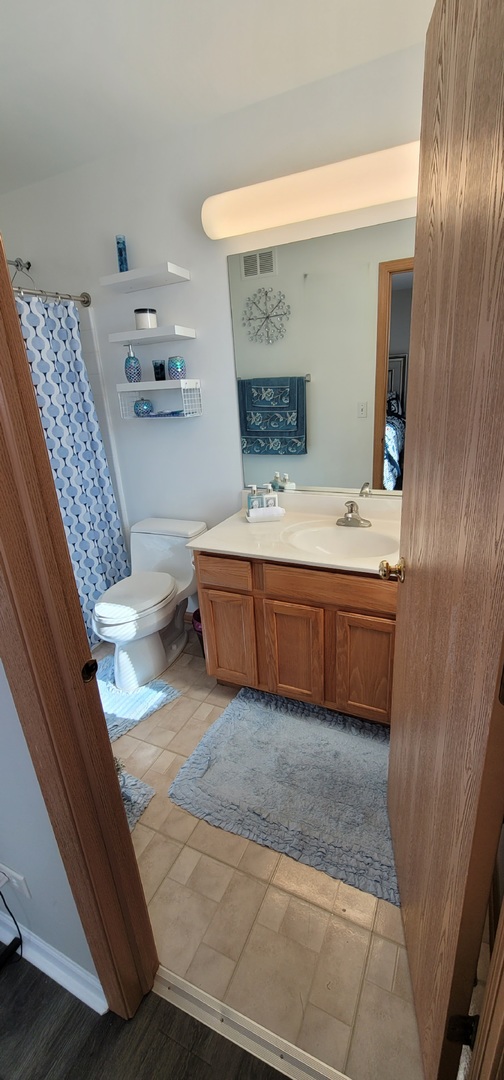 1653 Victoria Park Circle, Aurora, IL 60504