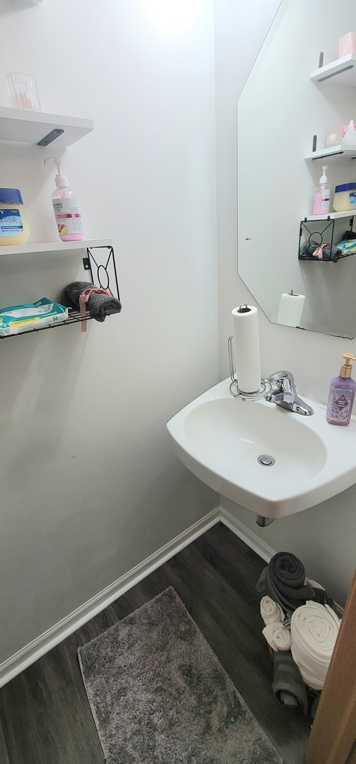 1653 Victoria Park Circle, Aurora, IL 60504