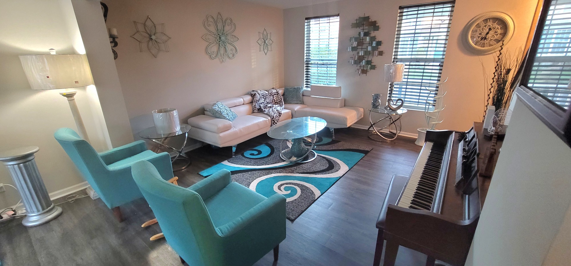 1653 Victoria Park Circle, Aurora, IL 60504