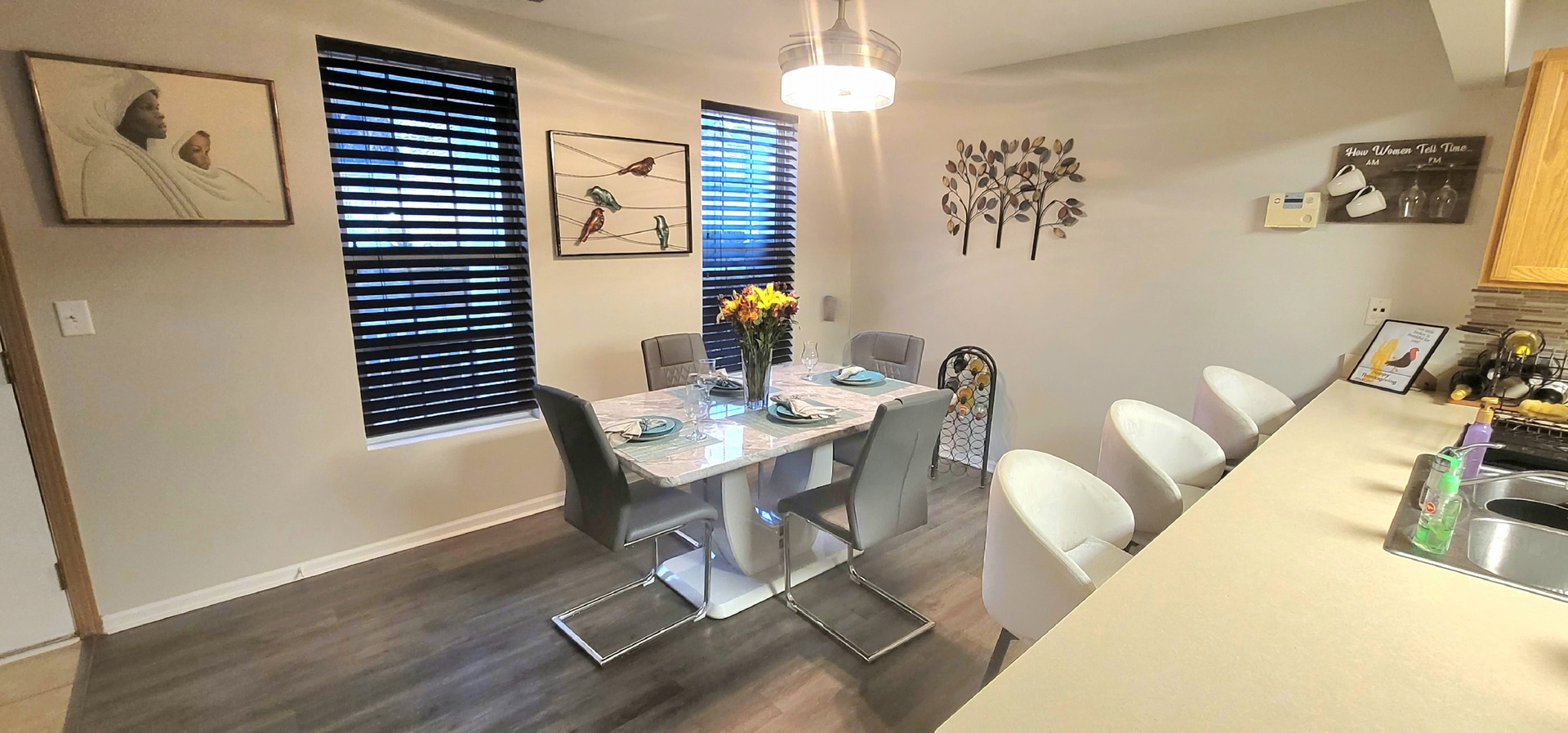 1653 Victoria Park Circle, Aurora, IL 60504