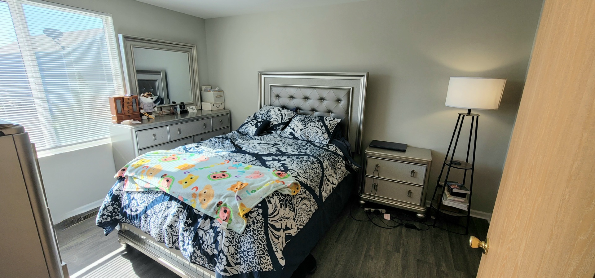 1653 Victoria Park Circle, Aurora, IL 60504