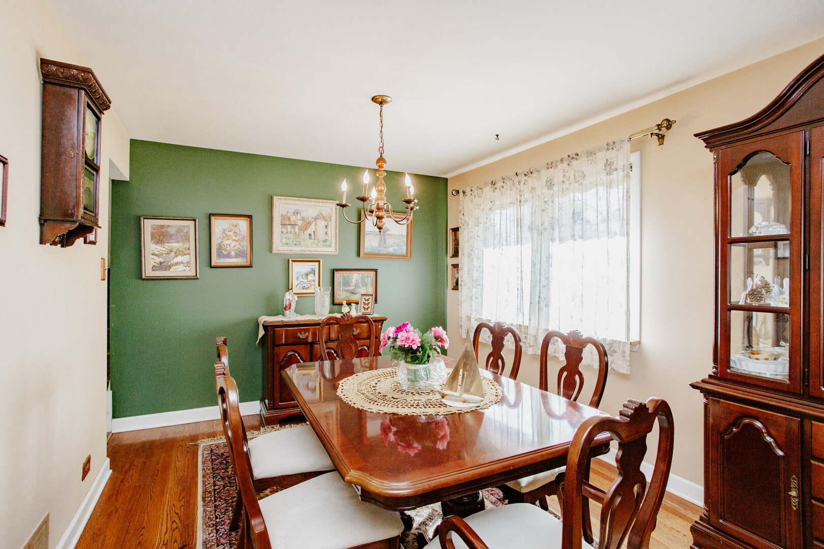 1849 W Spring Ridge Drive, Arlington Heights, IL 60004