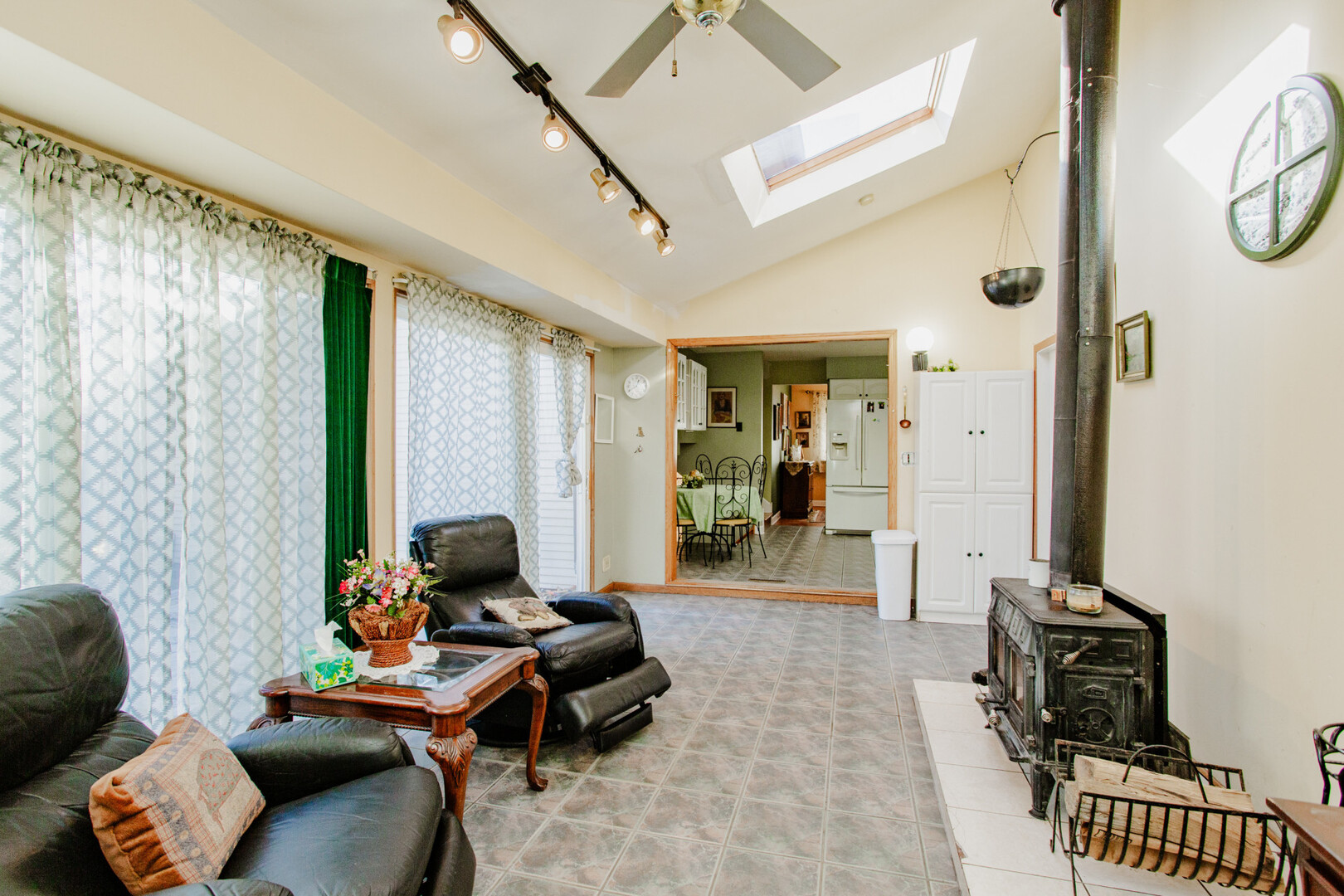 1849 W Spring Ridge Drive, Arlington Heights, IL 60004