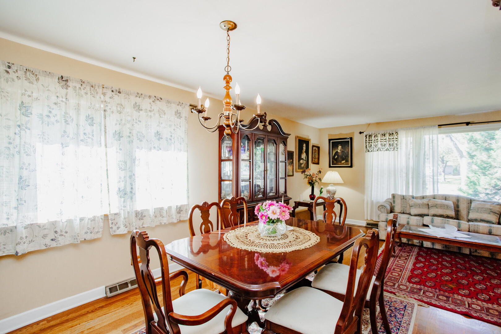 1849 W Spring Ridge Drive, Arlington Heights, IL 60004