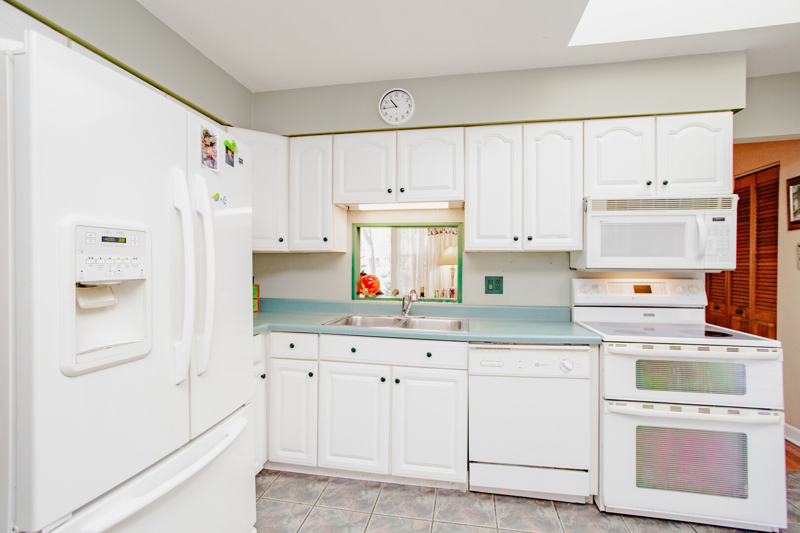 1849 W Spring Ridge Drive, Arlington Heights, IL 60004