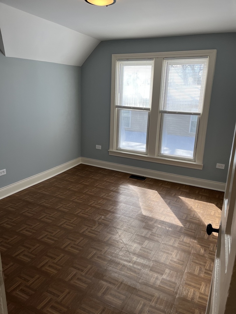 8153 S Exchange Avenue, Chicago, IL 60617