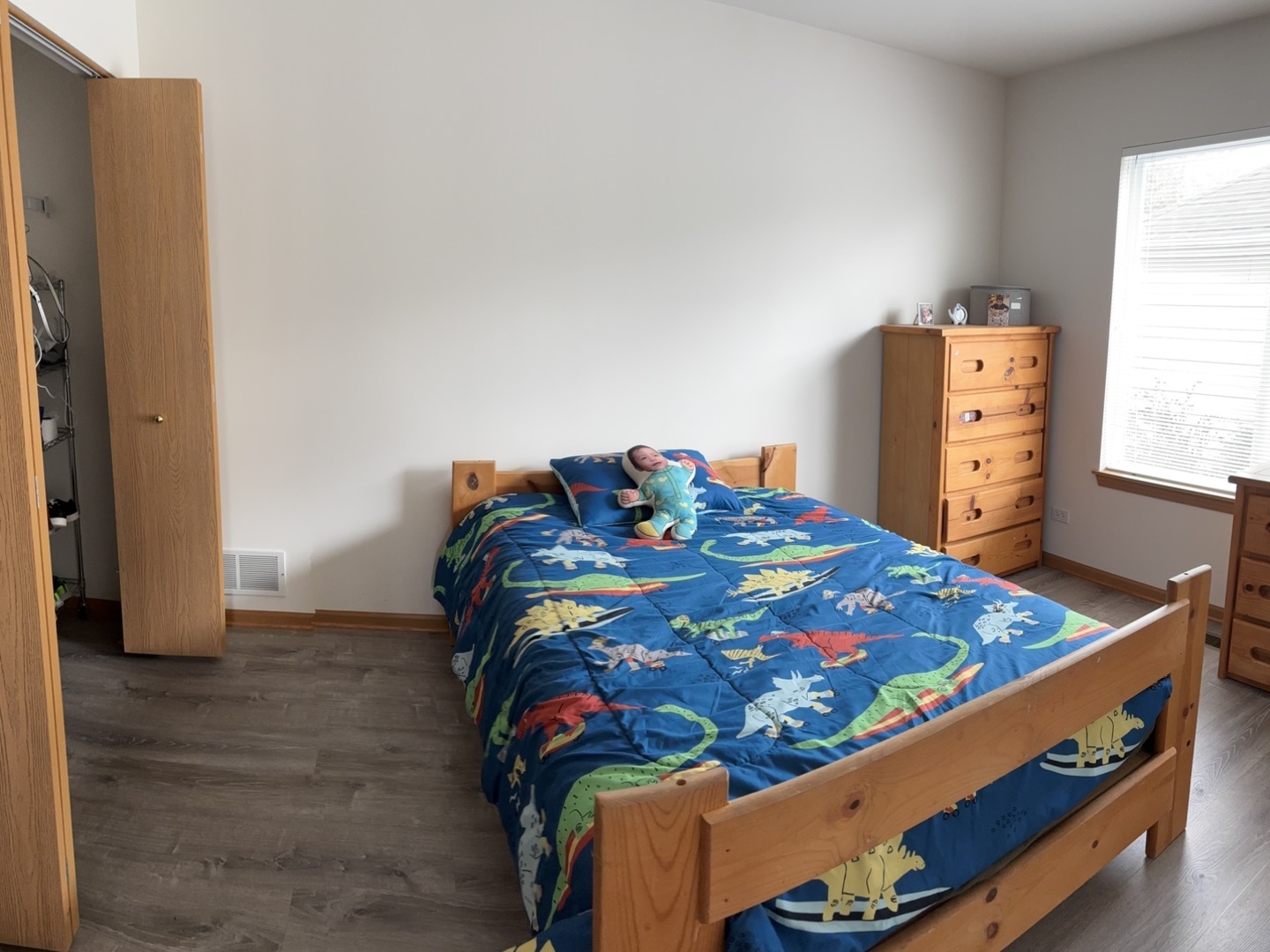 Round Lake, IL 60073