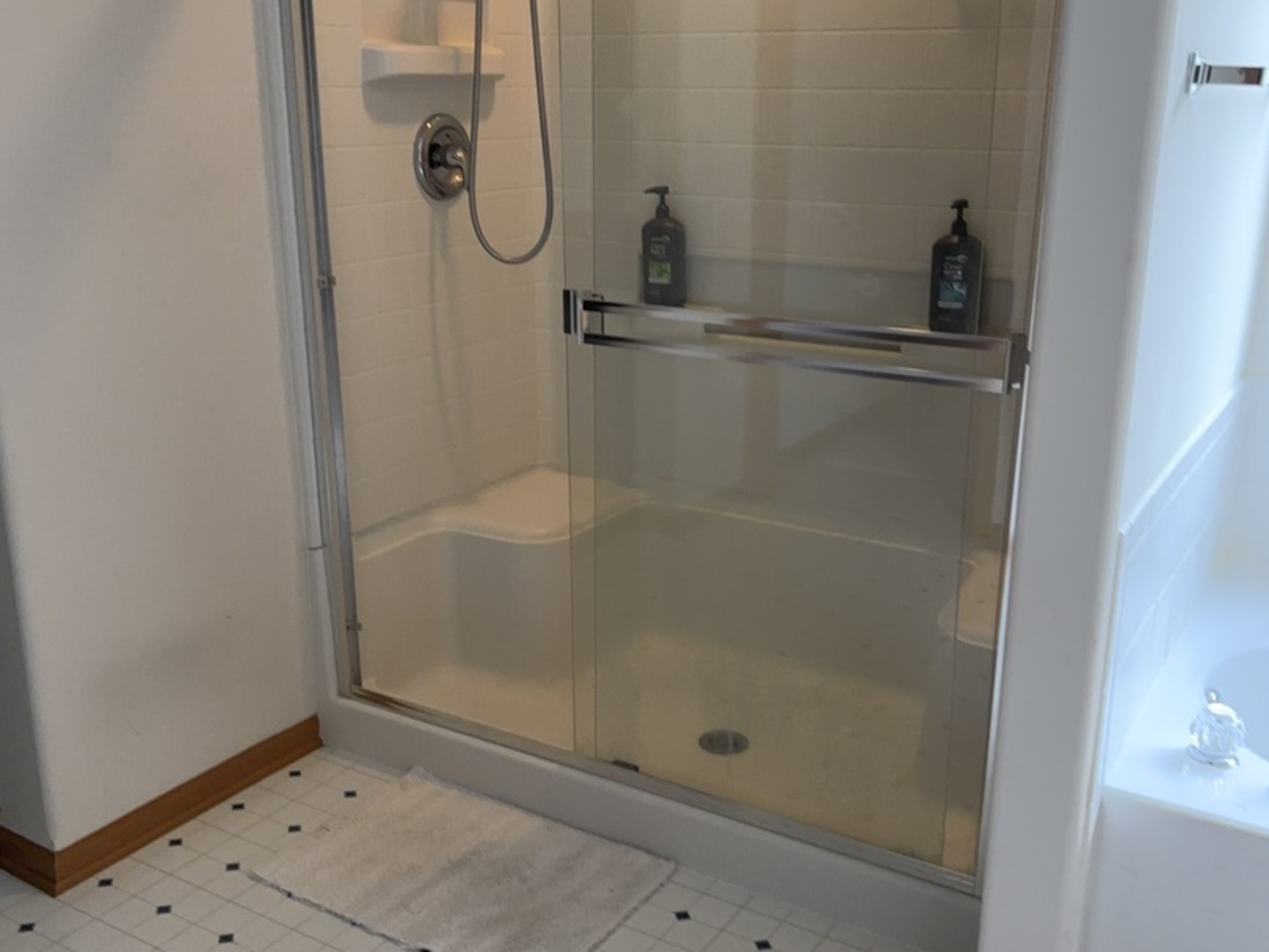 Round Lake, IL 60073