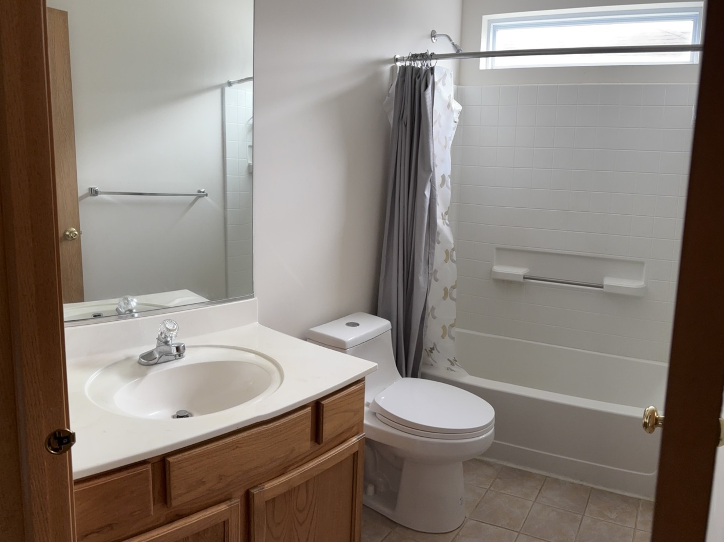 Round Lake, IL 60073