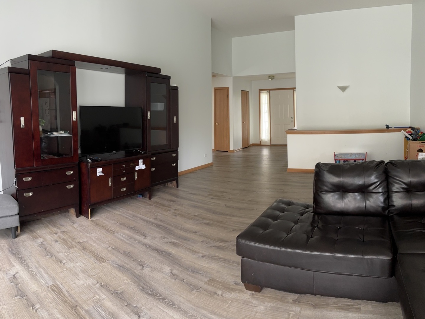 Round Lake, IL 60073