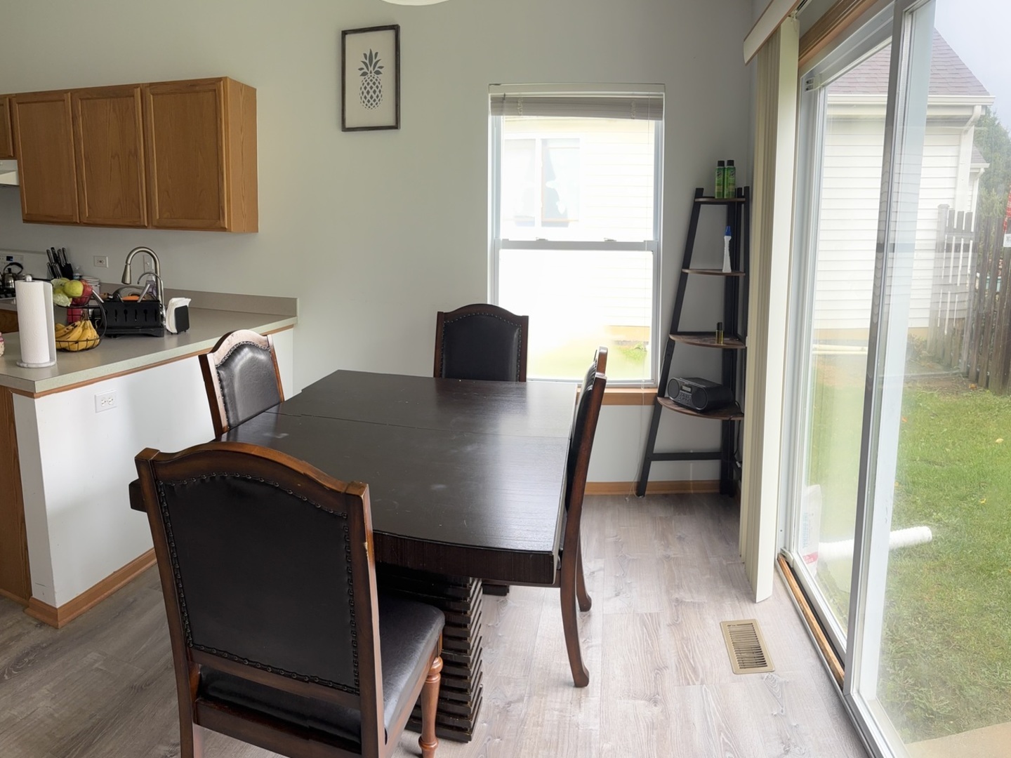 Round Lake, IL 60073