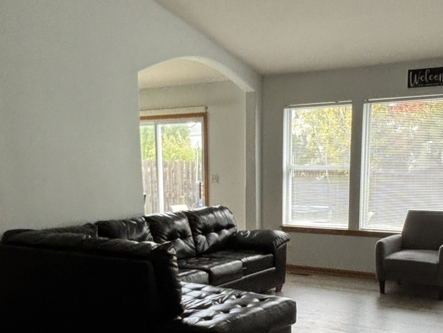 Round Lake, IL 60073