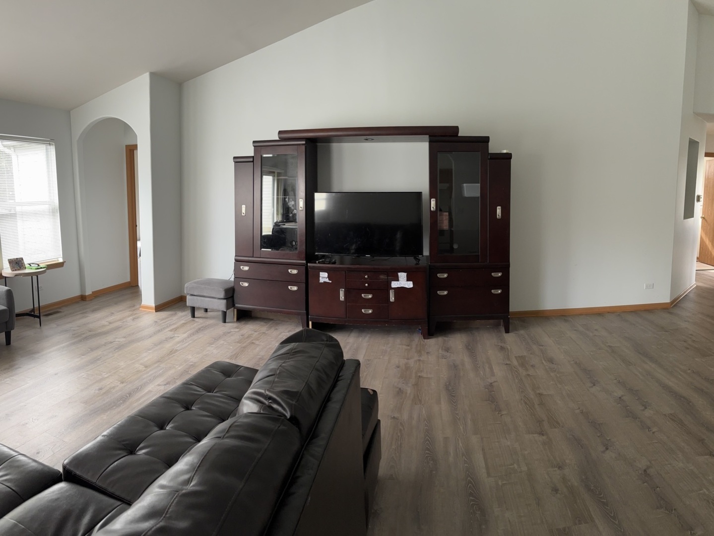 Round Lake, IL 60073