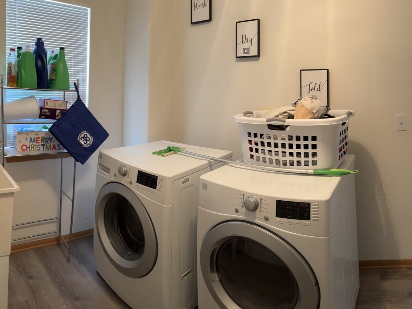 Round Lake, IL 60073