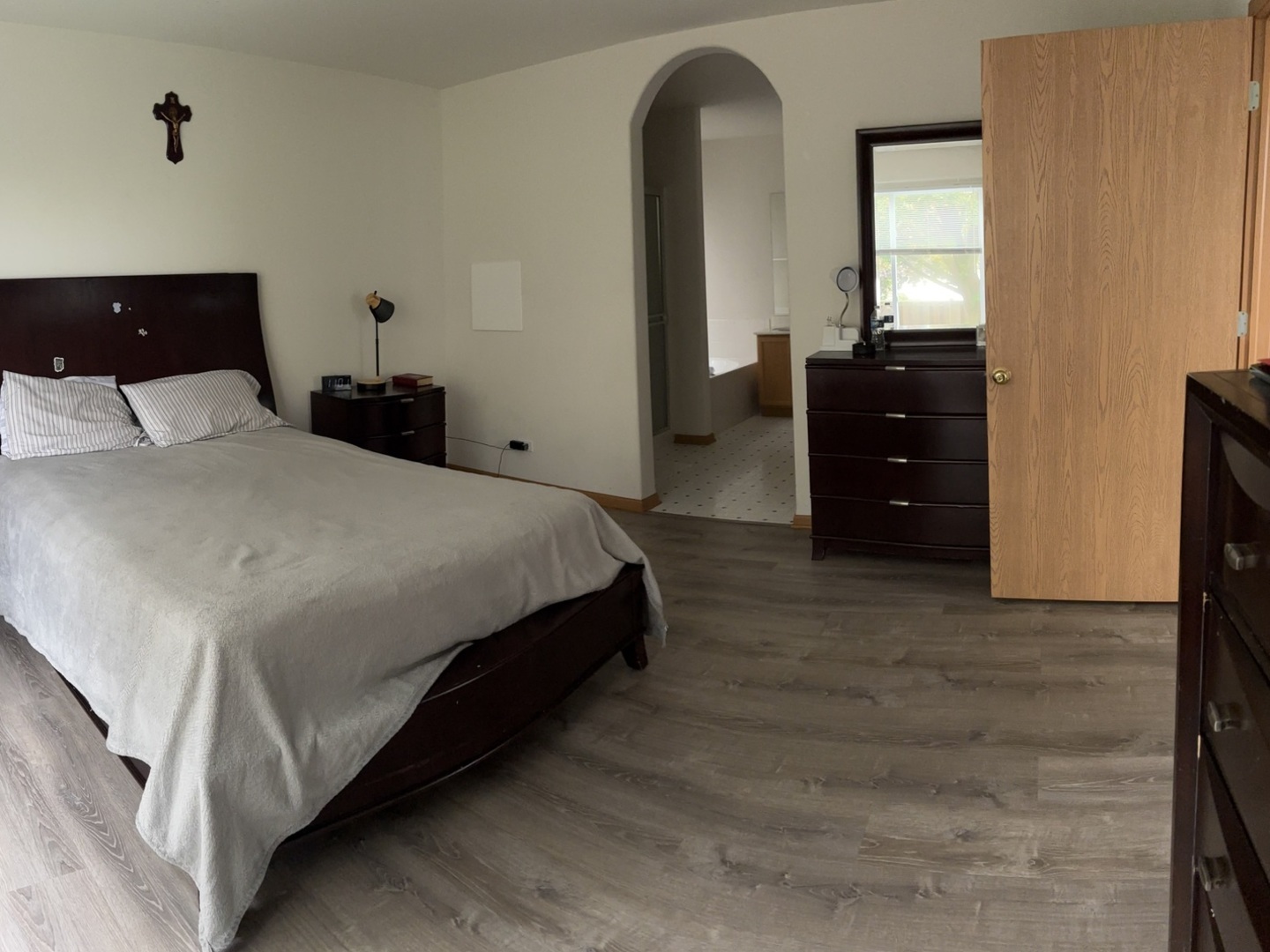 Round Lake, IL 60073