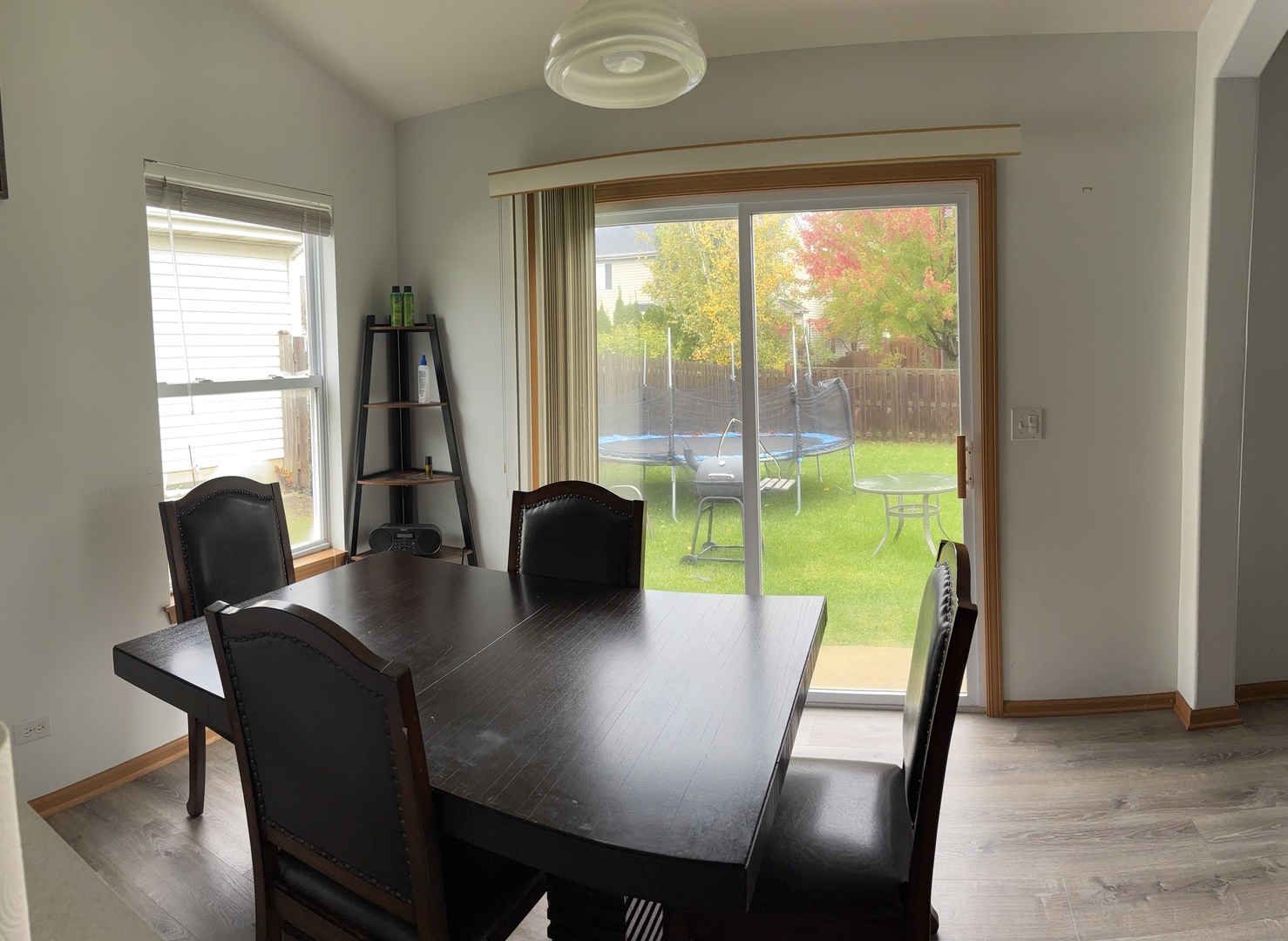 Round Lake, IL 60073