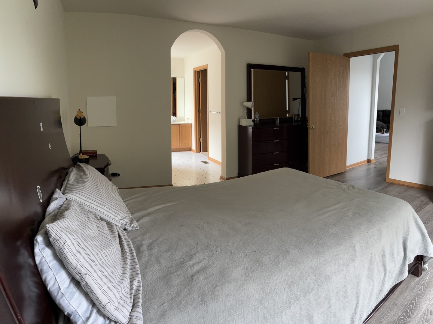 Round Lake, IL 60073