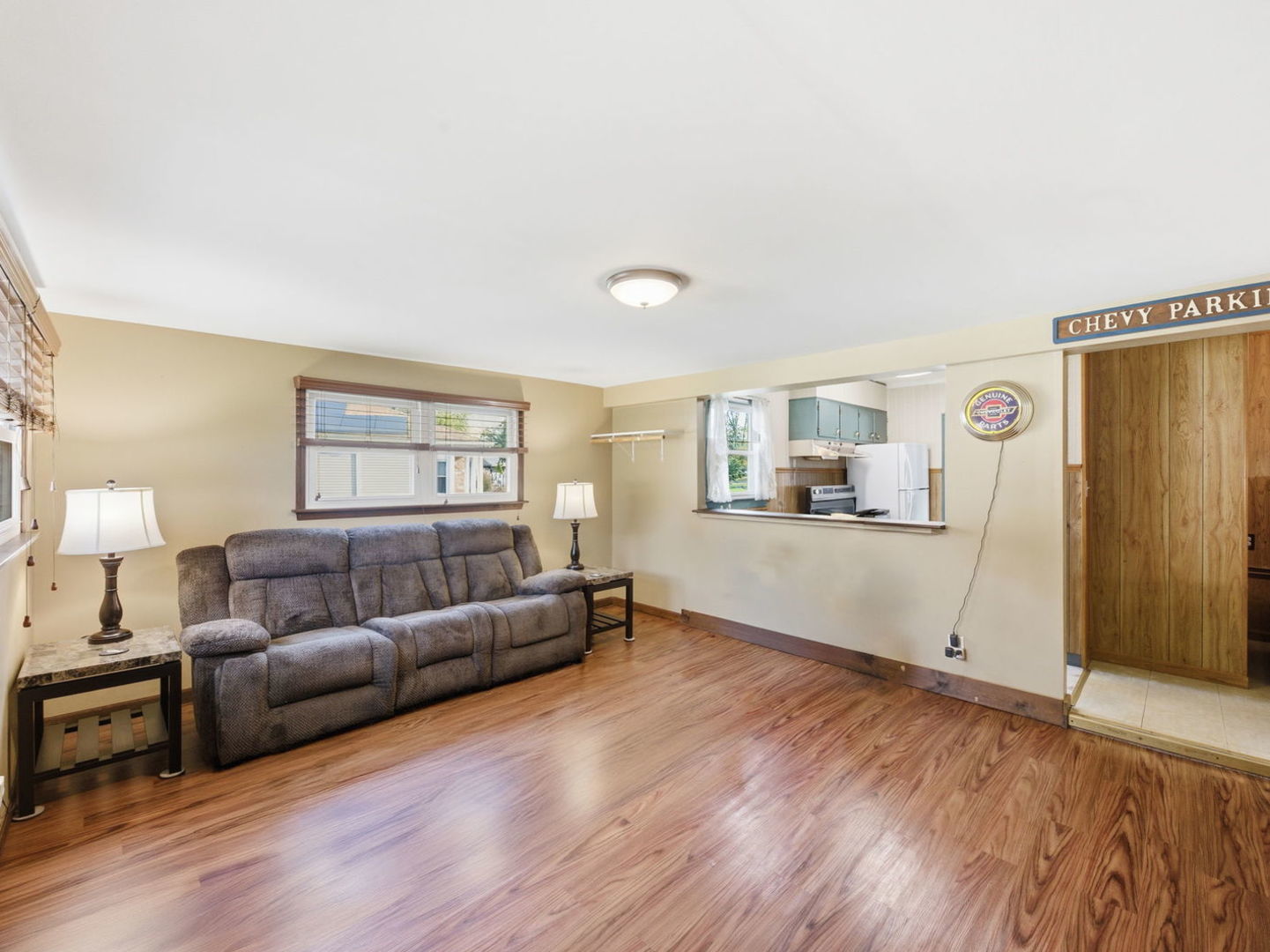 1321 Raymond Drive, Montgomery, IL 60538