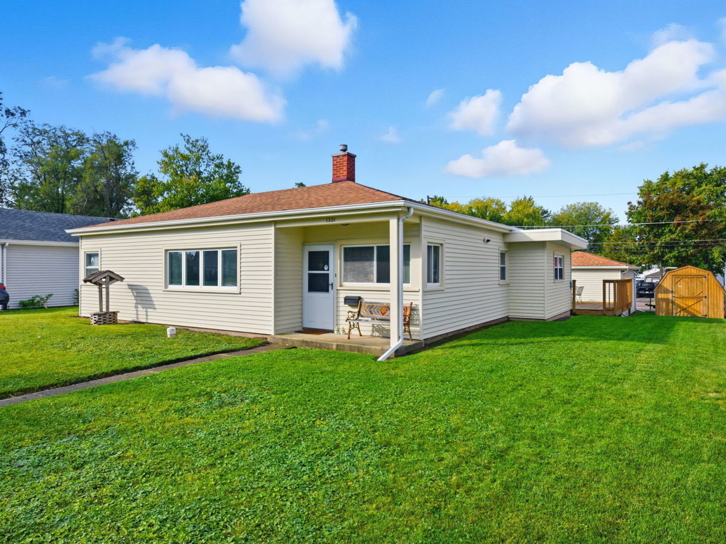 1321 Raymond Drive, Montgomery, IL 60538
