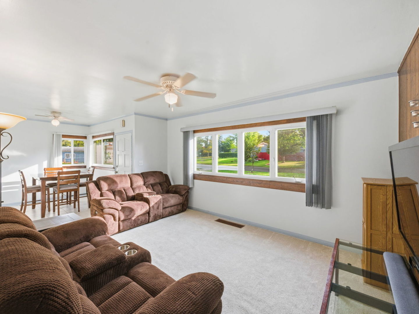 1321 Raymond Drive, Montgomery, IL 60538