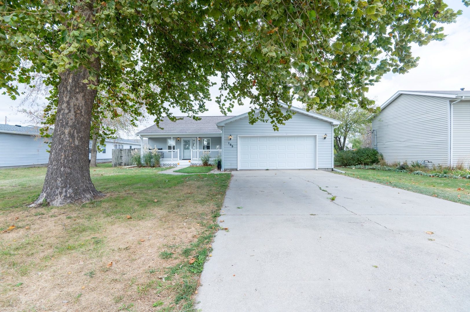 155 E Clay Street, El Paso, IL 61738