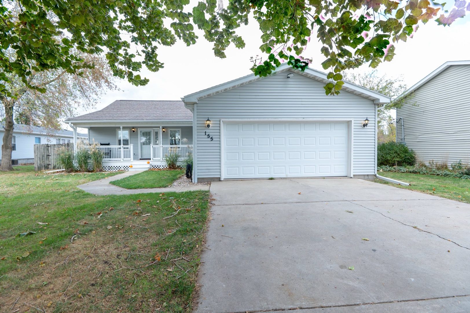 155 E Clay Street, El Paso, IL 61738