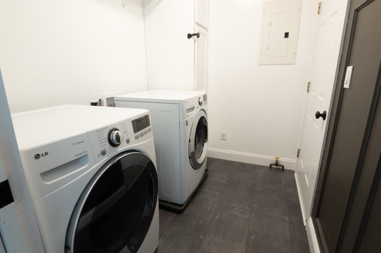 155 E Clay Street, El Paso, IL 61738