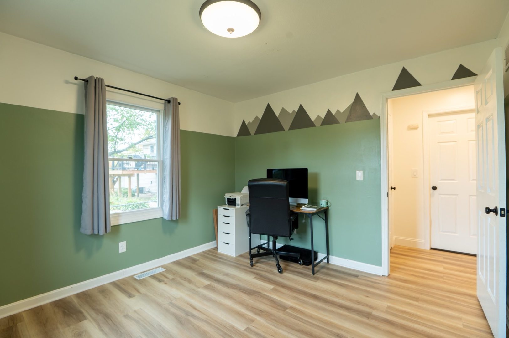 155 E Clay Street, El Paso, IL 61738