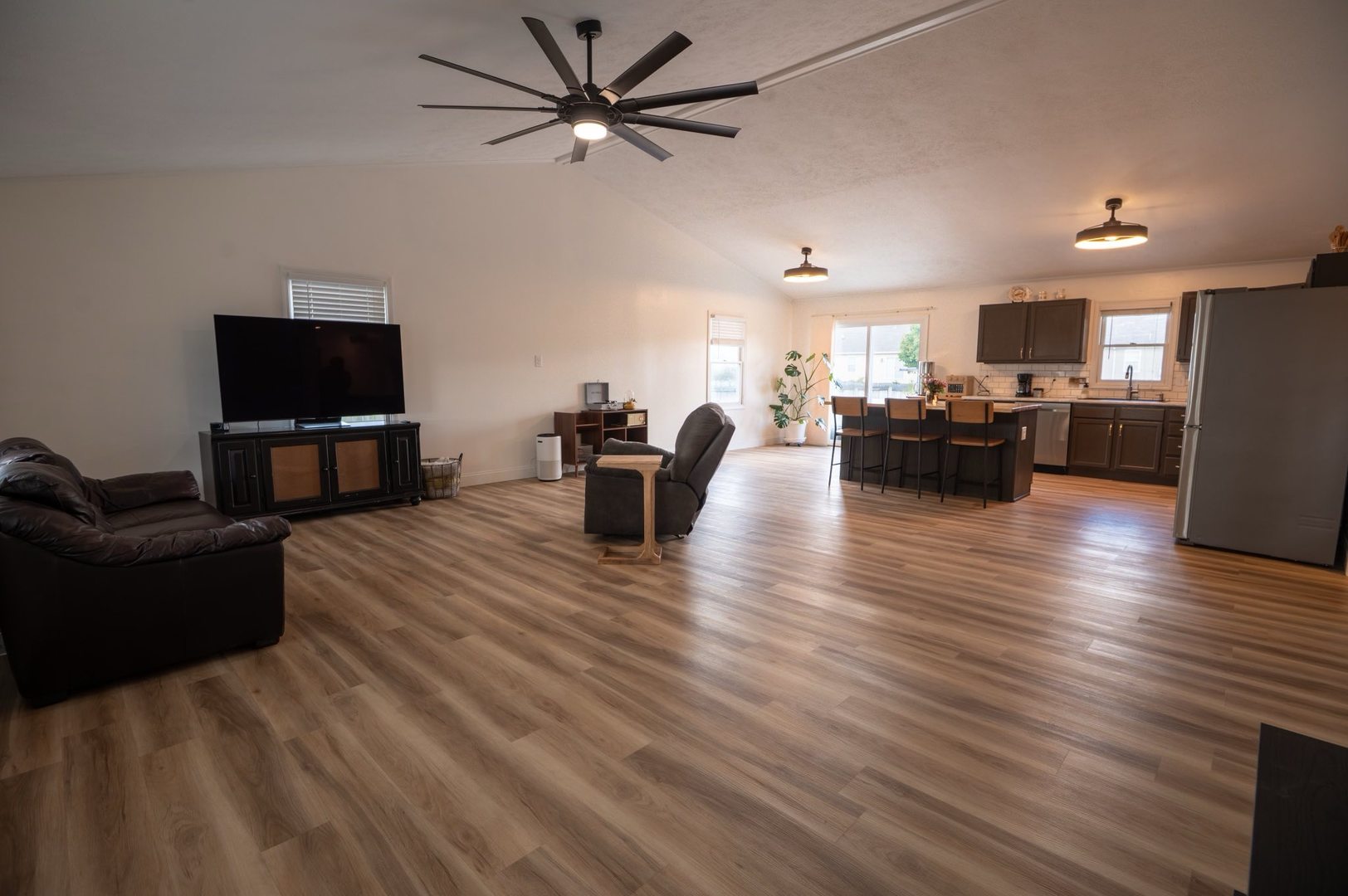 155 E Clay Street, El Paso, IL 61738