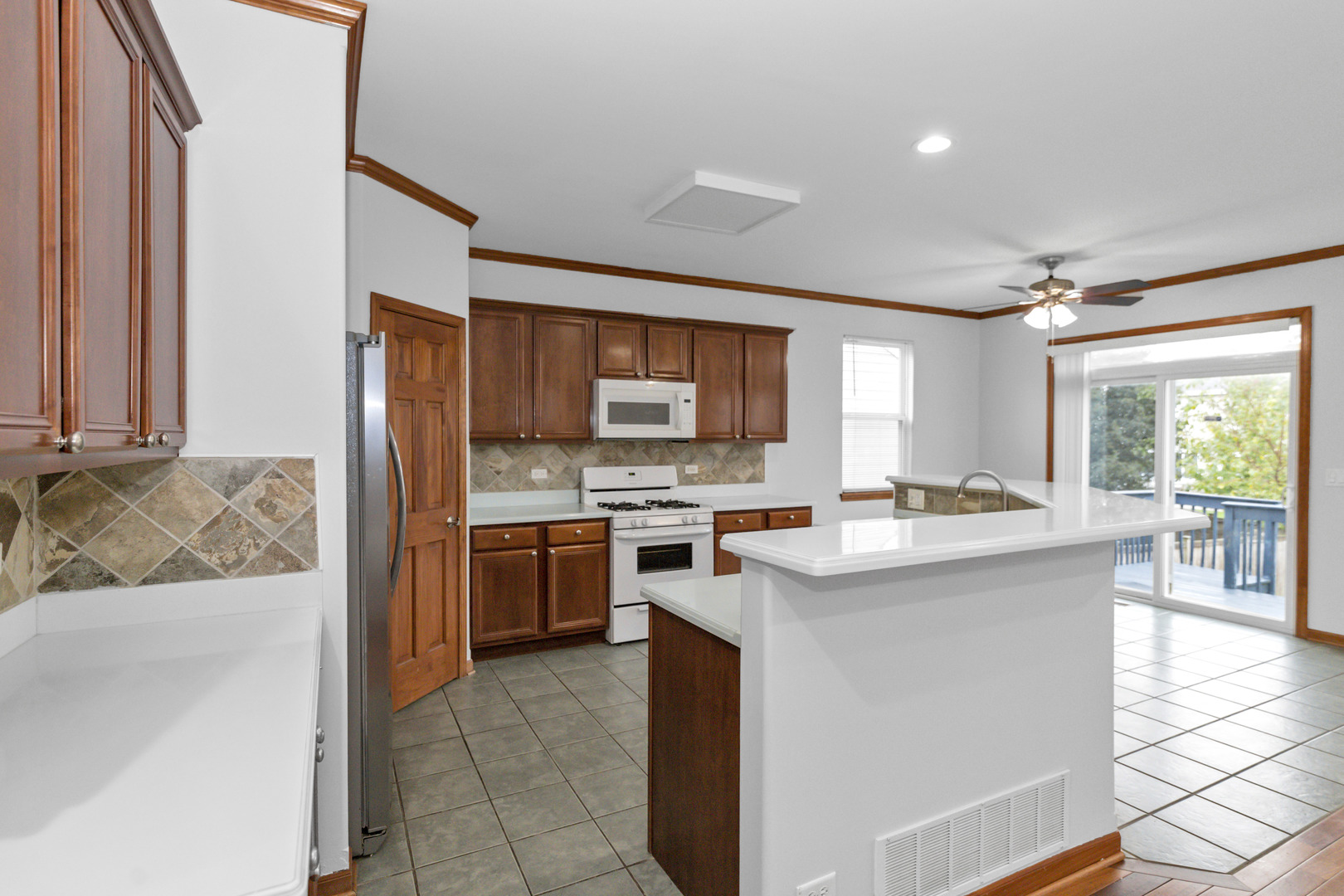 3311 LAFAYETTE Street, Elgin, IL 60123