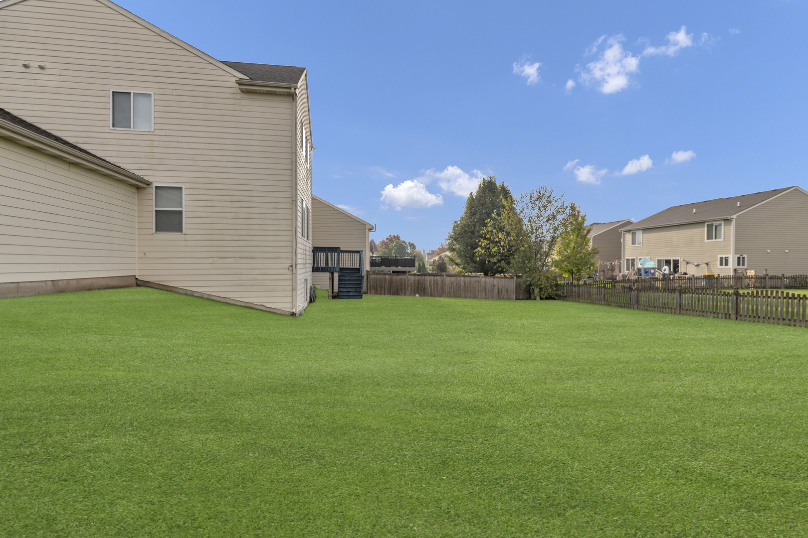 3311 LAFAYETTE Street, Elgin, IL 60123