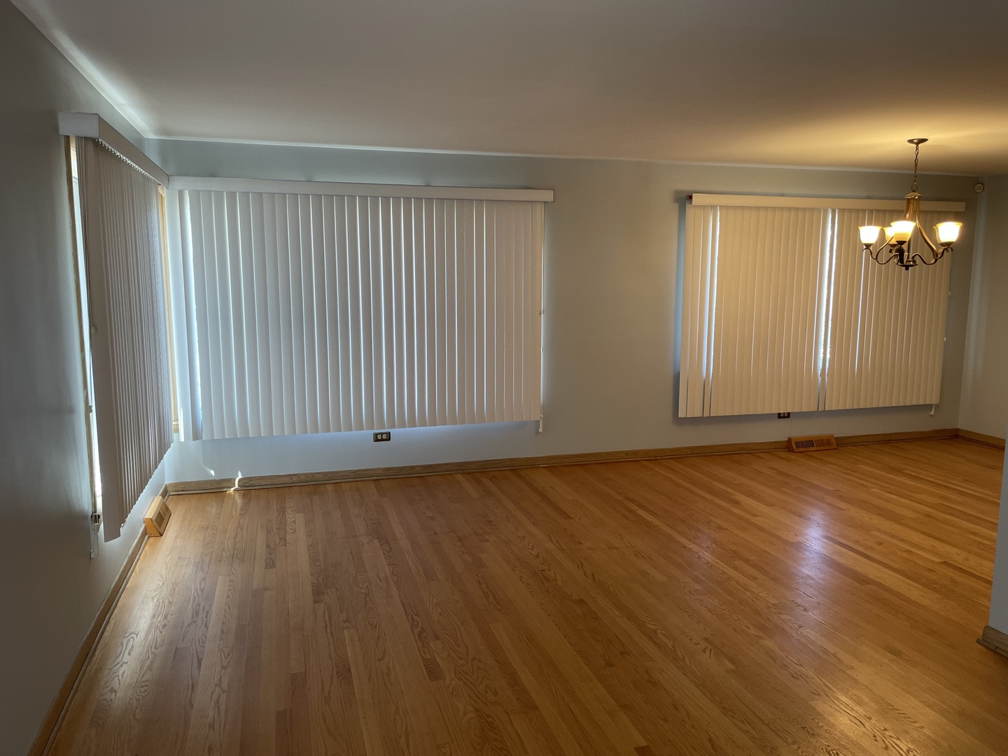 10335 Laporte Avenue, Oak Lawn, IL 60453