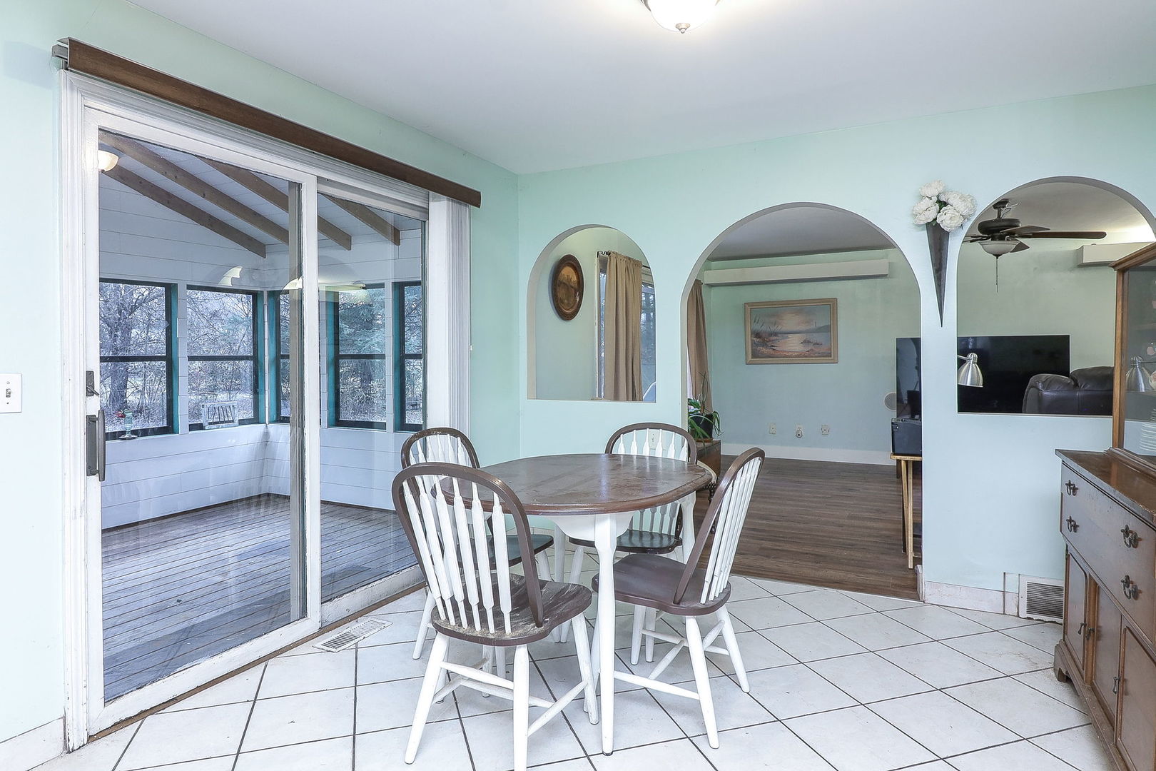 4 AMY Drive, Oswego, IL 60543
