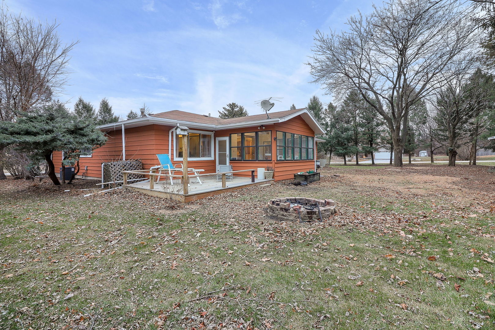 4 AMY Drive, Oswego, IL 60543