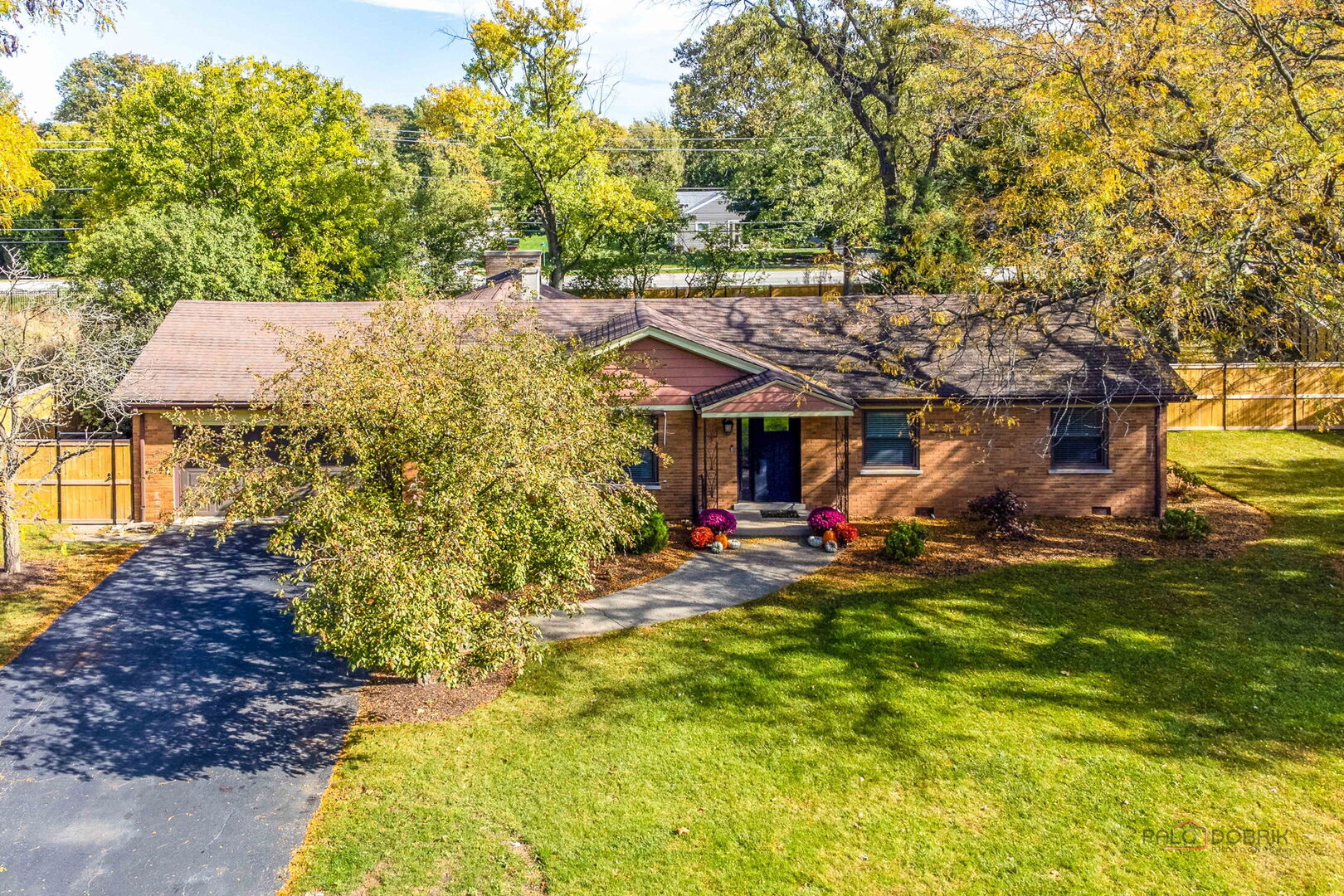 6221 Linden Lane, La Grange Highlands, IL 60525