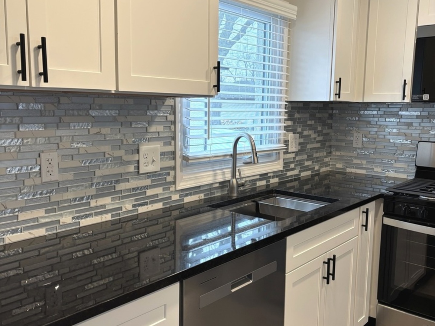 5552 Lyman Avenue, Downers Grove, IL 60516