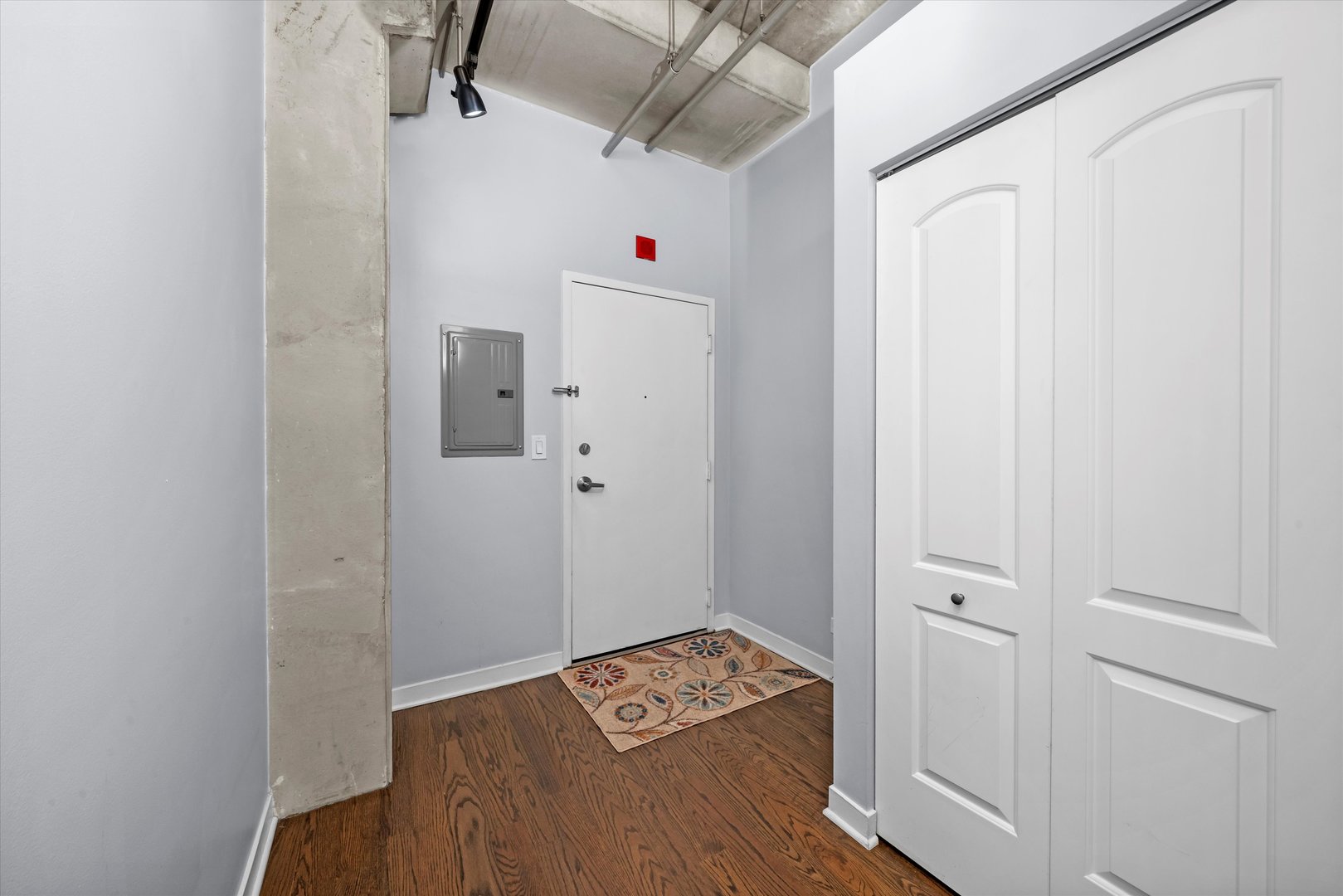 811 W 15th Place #709, Chicago, IL 60608