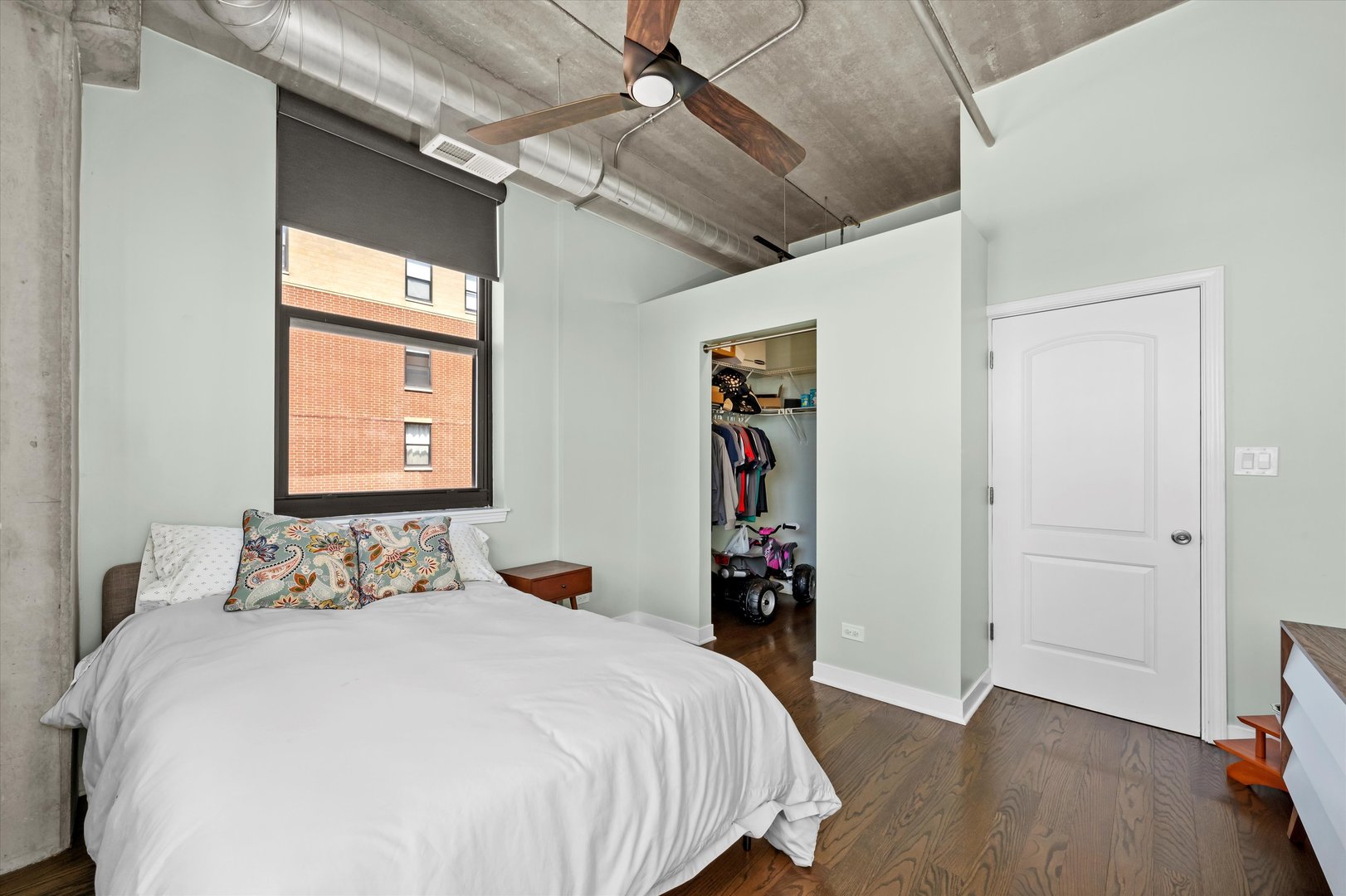 811 W 15th Place #709, Chicago, IL 60608