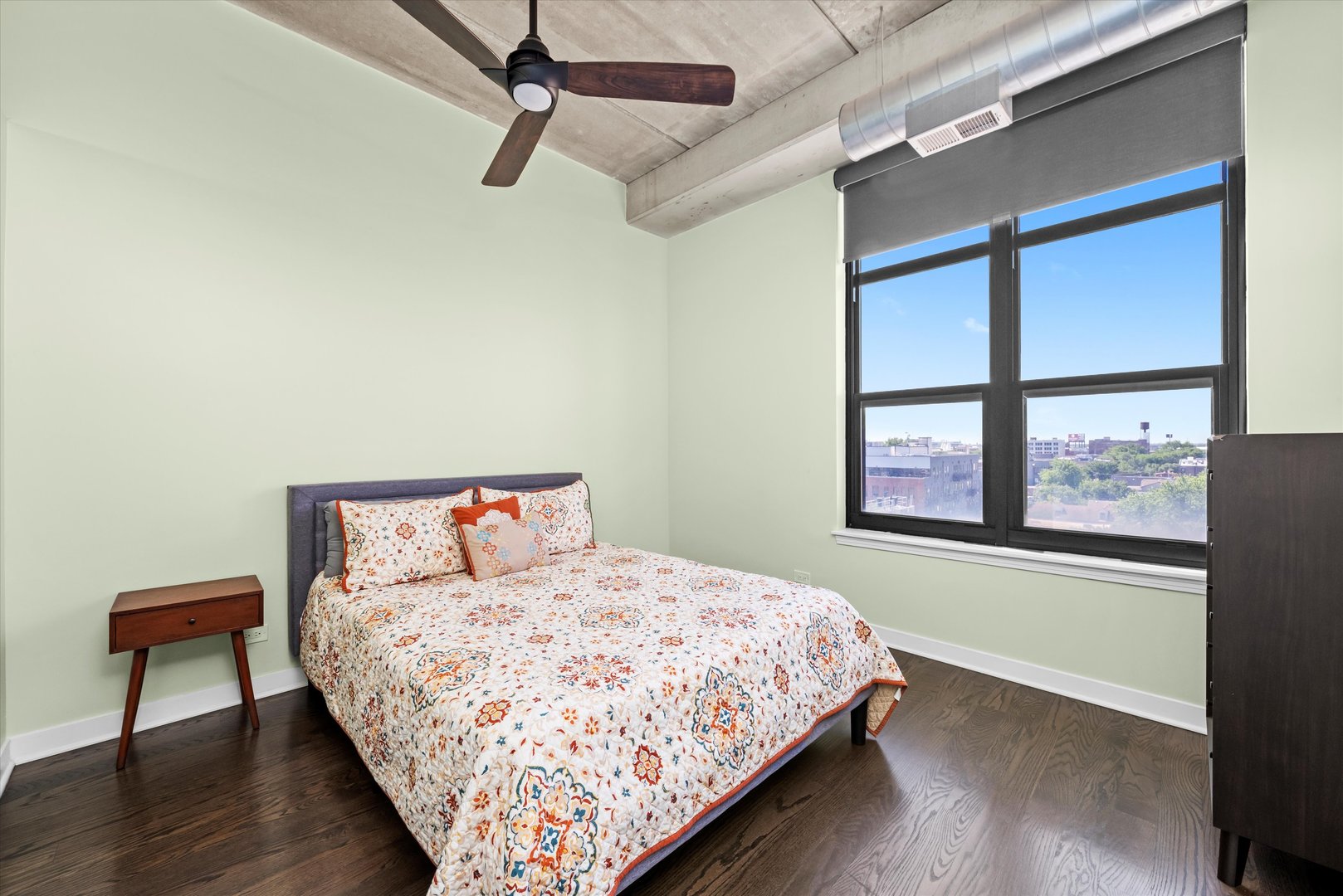 811 W 15th Place #709, Chicago, IL 60608