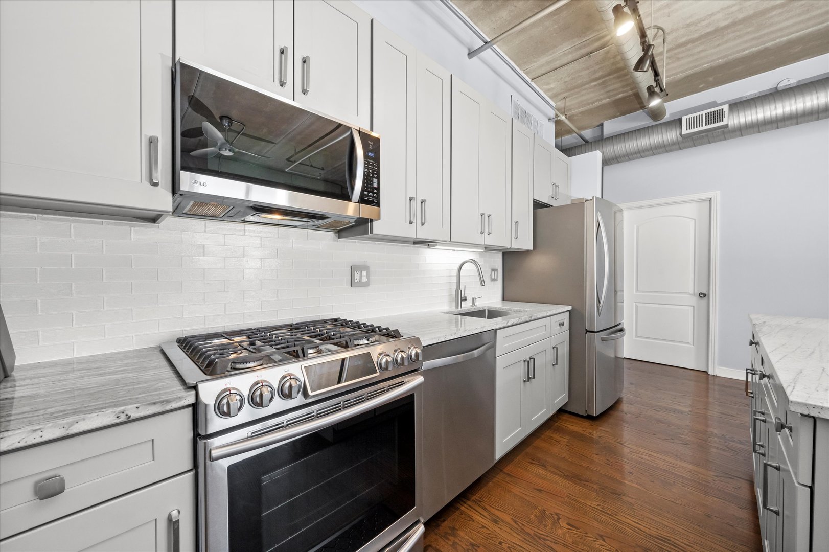 811 W 15th Place #709, Chicago, IL 60608