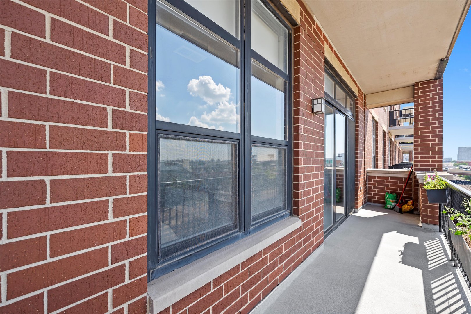 811 W 15th Place #709, Chicago, IL 60608