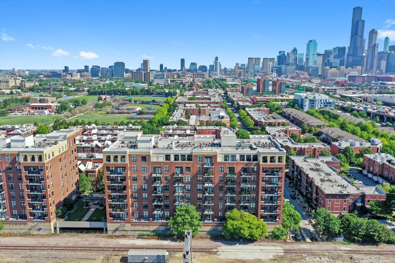 811 W 15th Place #709, Chicago, IL 60608