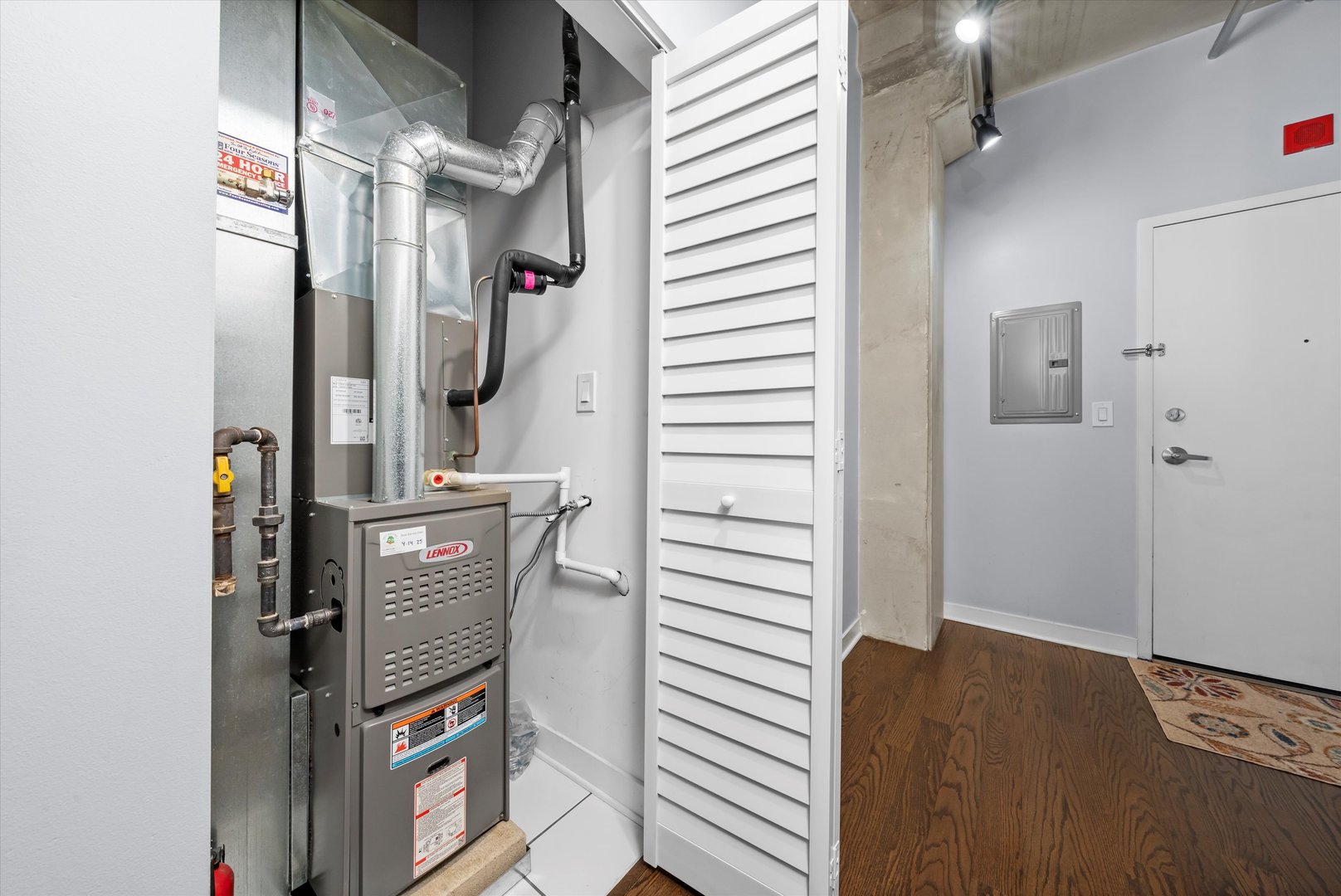 811 W 15th Place #709, Chicago, IL 60608