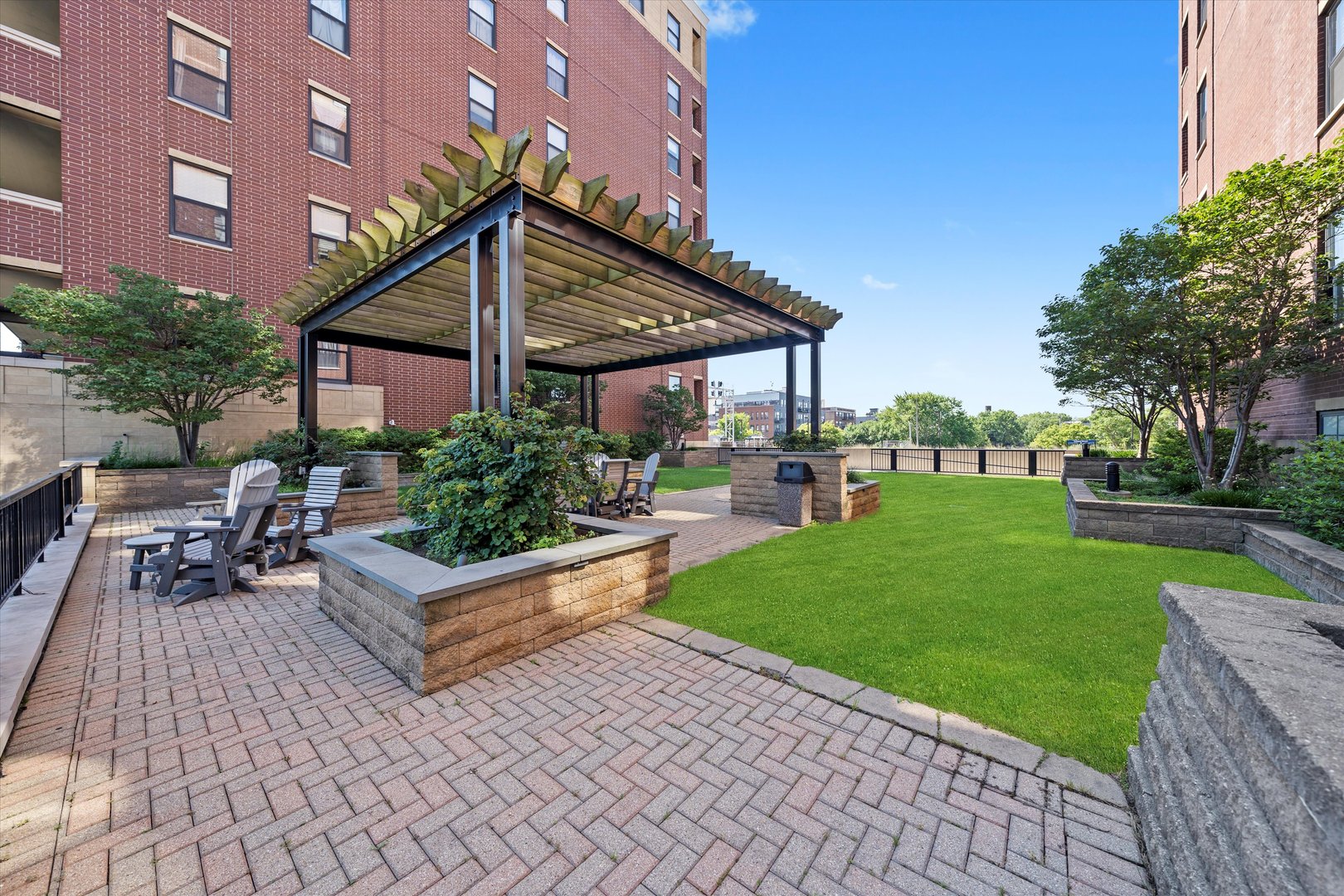 811 W 15th Place #709, Chicago, IL 60608