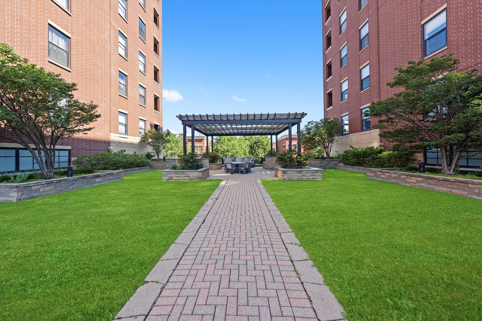 811 W 15th Place #709, Chicago, IL 60608