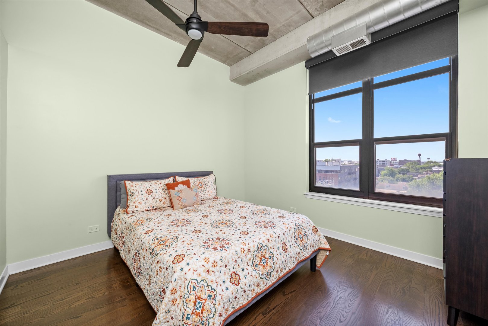 811 W 15th Place #709, Chicago, IL 60608