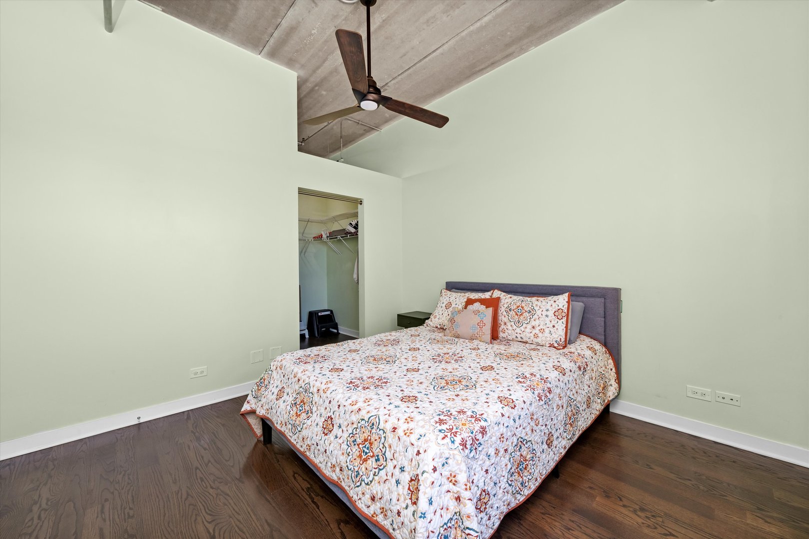 811 W 15th Place #709, Chicago, IL 60608